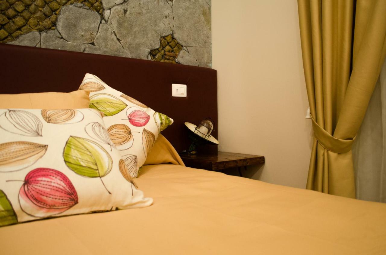 บีแอนด์บี ซอสตา เฟลเกรีย Bed & Breakfast เนเปิลส์ ภายนอก รูปภาพ